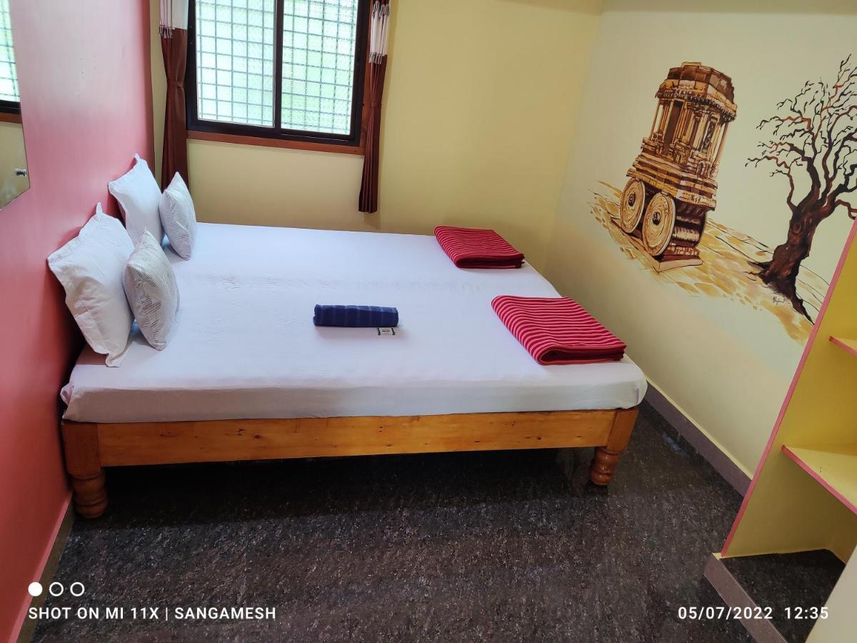 Vaibhav Home Stay Hampi Luaran gambar