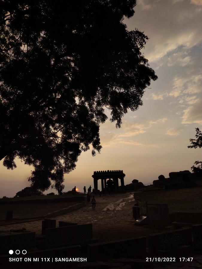 Vaibhav Home Stay Hampi Luaran gambar
