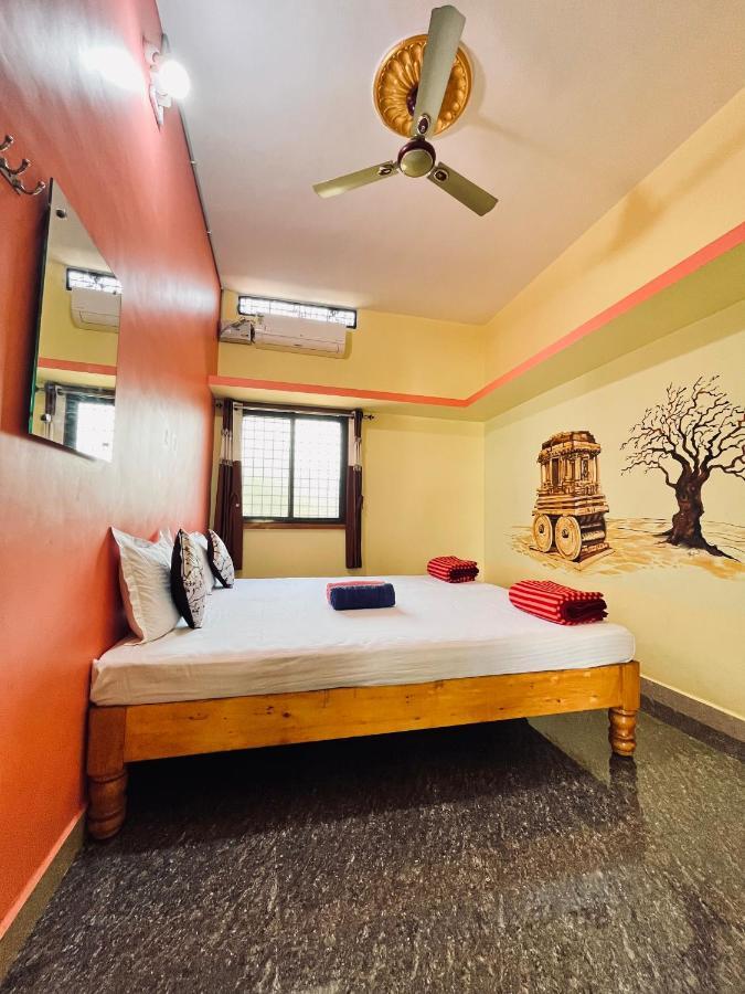 Vaibhav Home Stay Hampi Luaran gambar