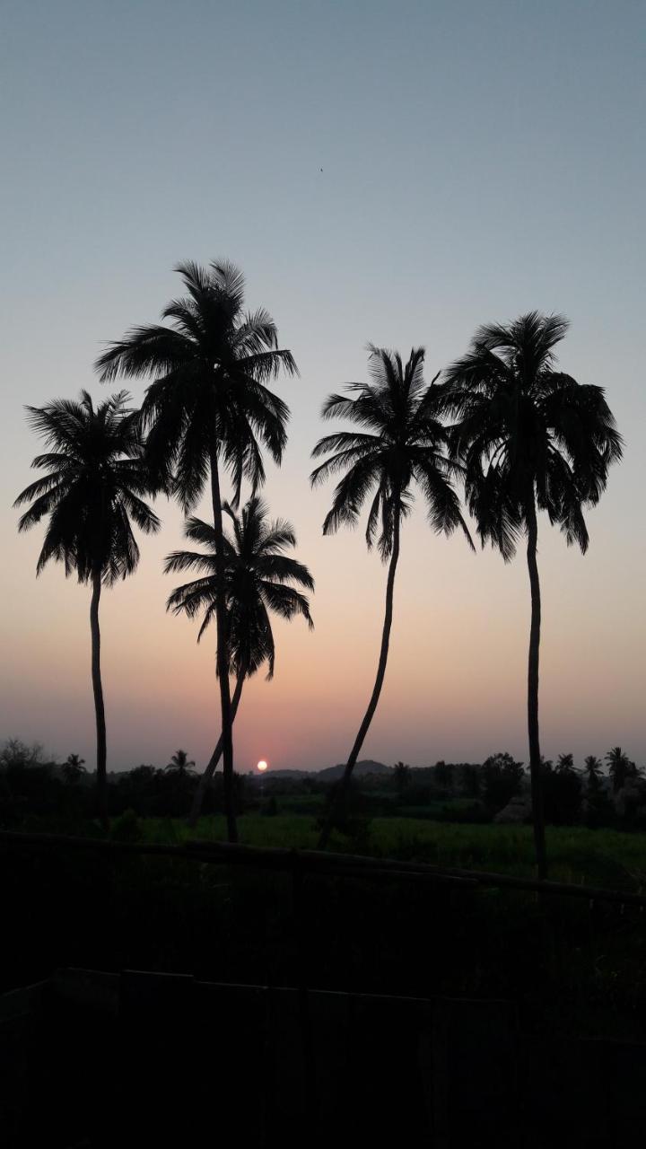 Vaibhav Home Stay Hampi Luaran gambar