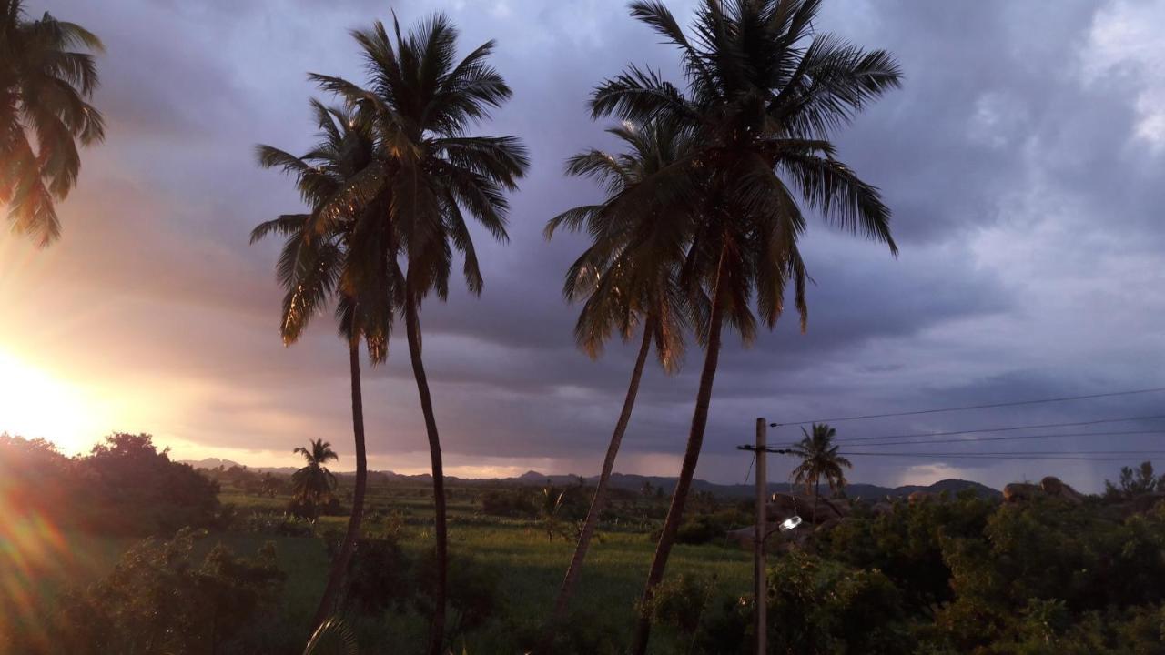 Vaibhav Home Stay Hampi Luaran gambar